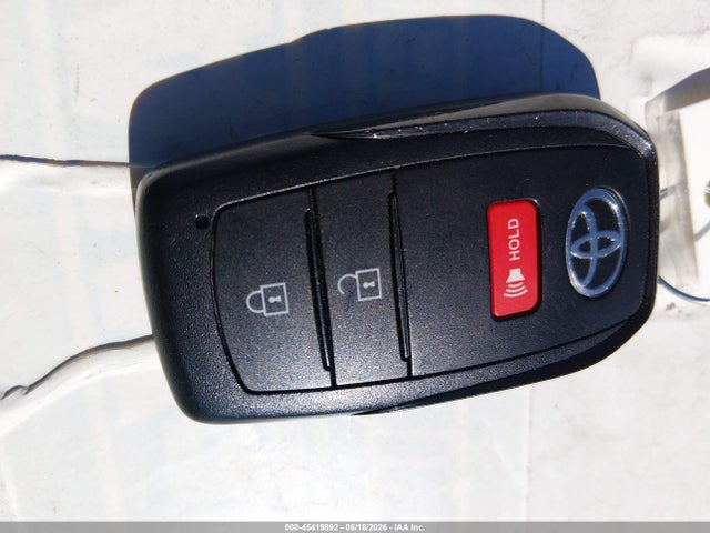 7MUCAABG7TV157008 Toyota Corolla Cross Le