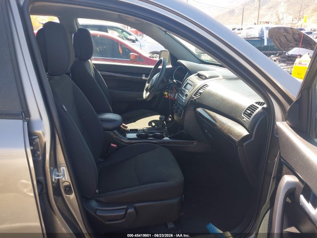 Продажа на аукционе авто 2015 Kia Sorento Lx, vin: 5XYKT3A6XFG592188, номер лота: 45419901