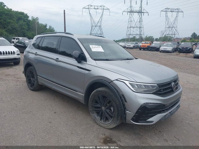Volkswagen Tiguan 2.0t Se R-line Black 2022 3VV8B7AX7NM166989 zdjęcie główne