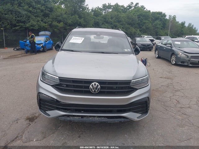 3VV8B7AX7NM166989 Volkswagen Tiguan 2.0t Se R-line Black