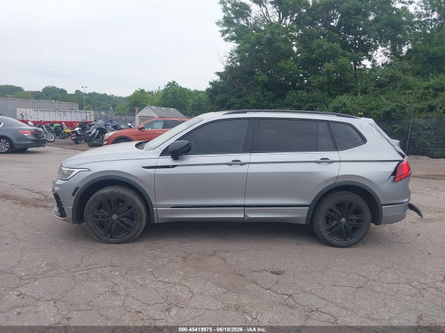 3VV8B7AX7NM166989 Volkswagen Tiguan 2.0t Se R-line Black