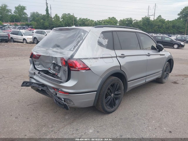 3VV8B7AX7NM166989 Volkswagen Tiguan 2.0t Se R-line Black