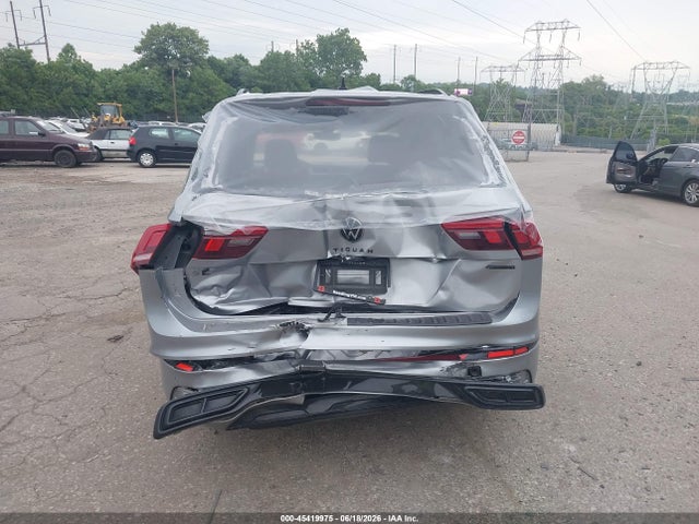 3VV8B7AX7NM166989 Volkswagen Tiguan 2.0t Se R-line Black