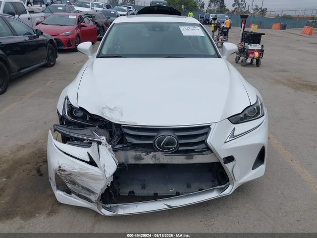 Lexus IS 200T 2017 JTHBA1D23H5050220 Image 13