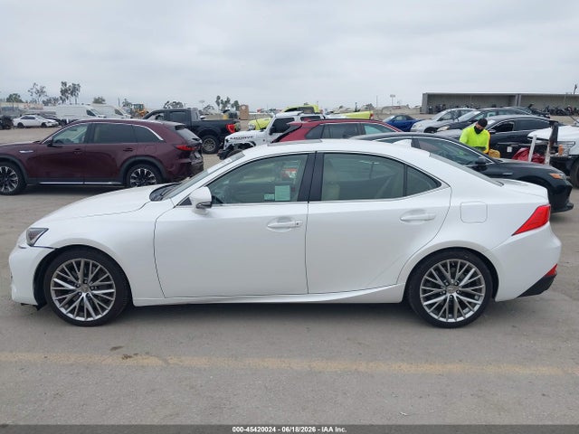 Lexus IS 200T 2017 JTHBA1D23H5050220 Image 15