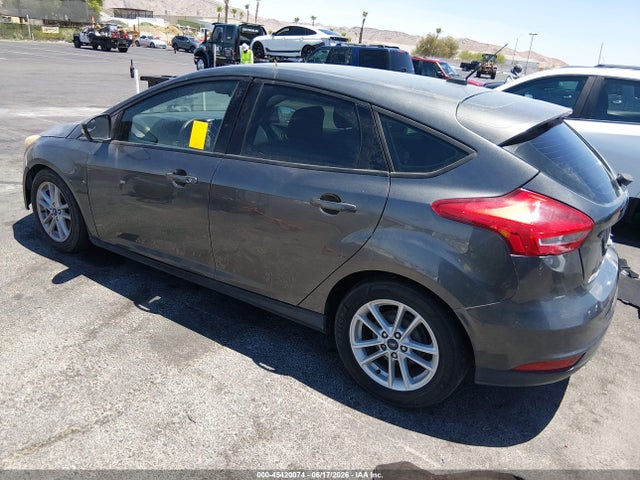 Ford FOCUS SE 2017 1FADP3K22HL231799 Image 3