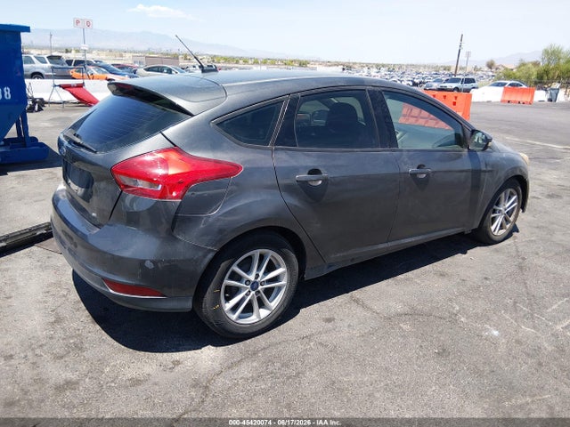 Ford FOCUS SE 2017 1FADP3K22HL231799 Image 4