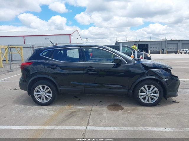 JN1BJ1CR4JW600950 Nissan Rogue Sport S