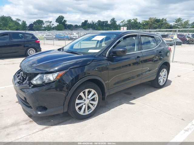 JN1BJ1CR4JW600950 Nissan Rogue Sport S