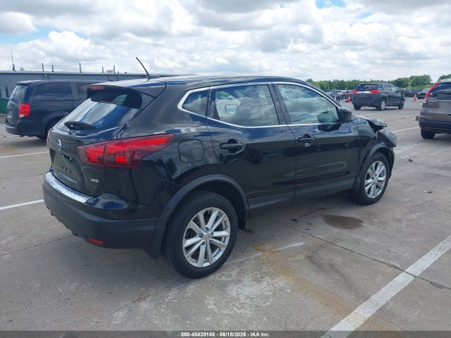 JN1BJ1CR4JW600950 Nissan Rogue Sport S