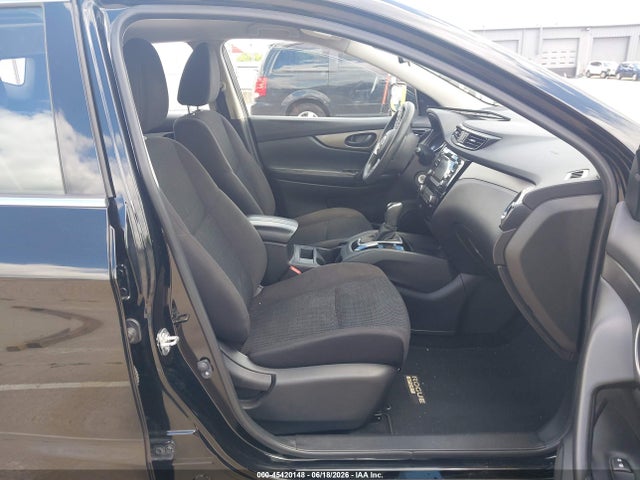 JN1BJ1CR4JW600950 Nissan Rogue Sport S