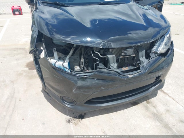 JN1BJ1CR4JW600950 Nissan Rogue Sport S