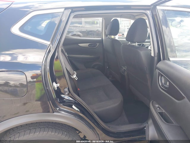 JN1BJ1CR4JW600950 Nissan Rogue Sport S