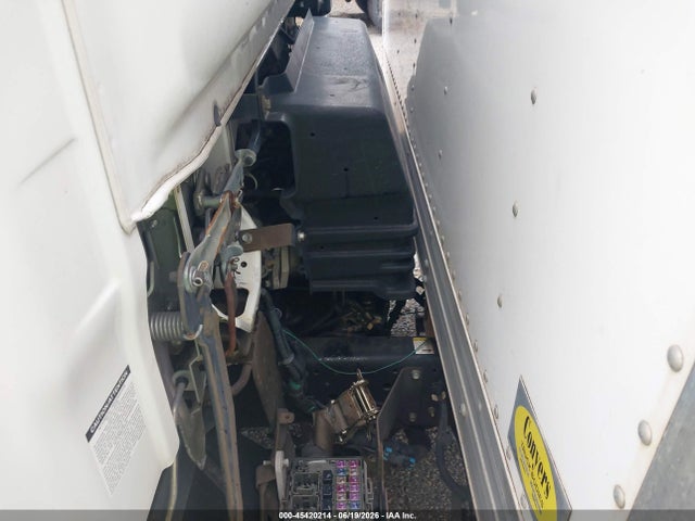 Isuzu Npr Dsl Reg At 2015 JALC4W165F7000940 Image 9