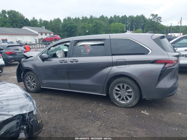 Toyota SIENNA LE 2021 5TDKRKECXMS056544 Image 14