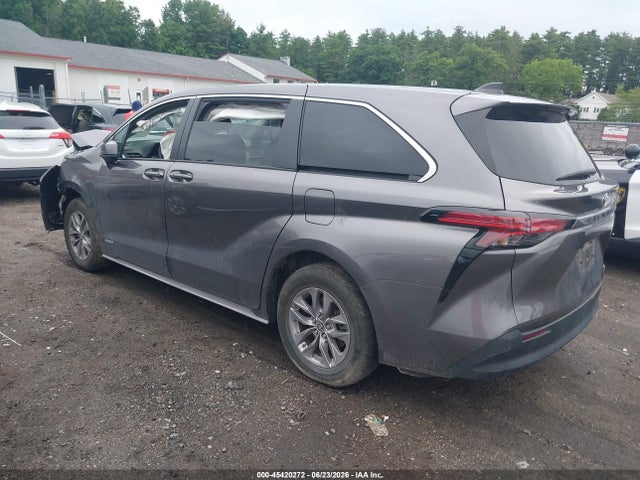 Toyota SIENNA LE 2021 5TDKRKECXMS056544 Image 3