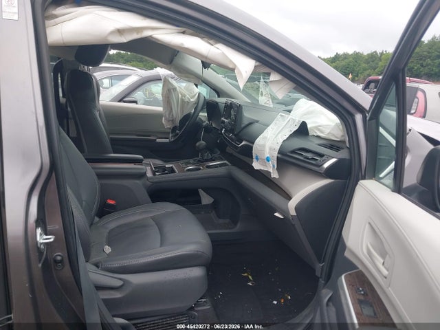 Toyota SIENNA LE 2021 5TDKRKECXMS056544 Image 5