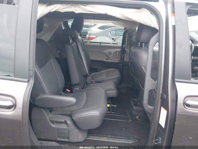 Toyota SIENNA LE 2021 5TDKRKECXMS056544 Image 8