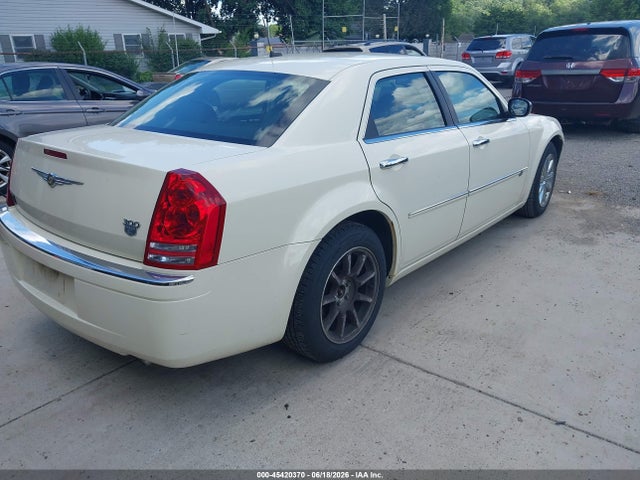 2008 Chrysler 300c Hemi მანქანა იყიდება აუქციონზე, vin: 2C3KA63H58H251487, აუქციონის ნომერი: 45420370