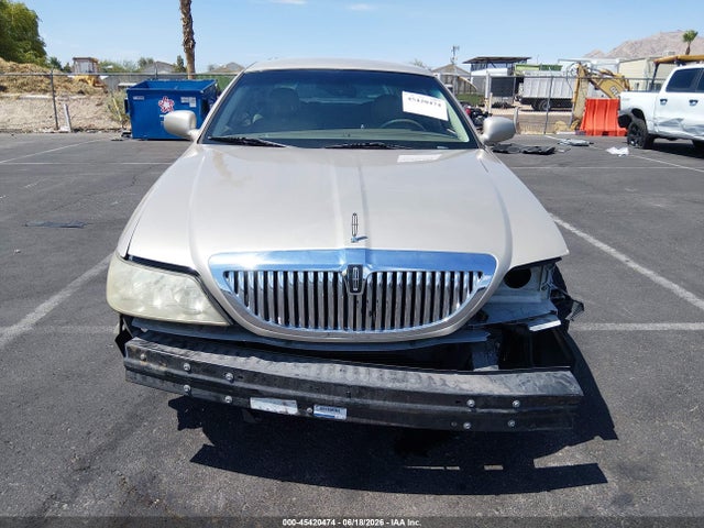 Aukcja sprzedaży 2004 Lincoln Town Car Signature, vin: 1LNHM81W54Y678061, numer aukcji: 45420474