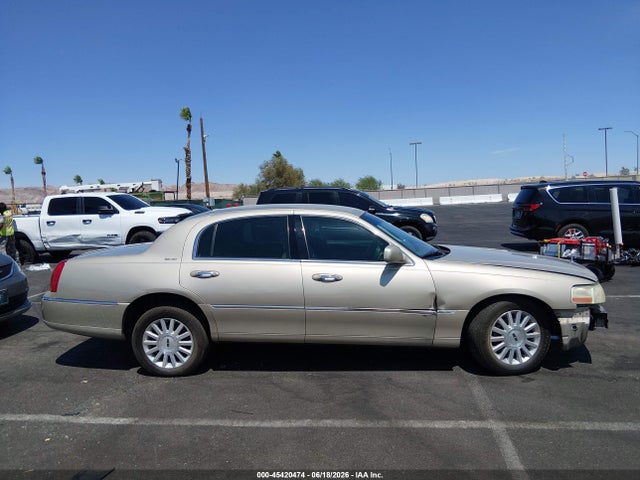Продаж на аукціоні авто 2004 Lincoln Town Car Signature, vin: 1LNHM81W54Y678061, номер лоту: 45420474