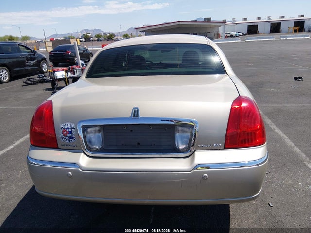 Auction sale of the 2004 Lincoln Town Car Signature, vin: 1LNHM81W54Y678061, lot number: 45420474