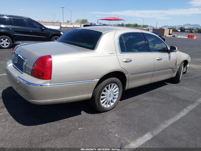 Auction sale of the 2004 Lincoln Town Car Signature, vin: 1LNHM81W54Y678061, lot number: 45420474