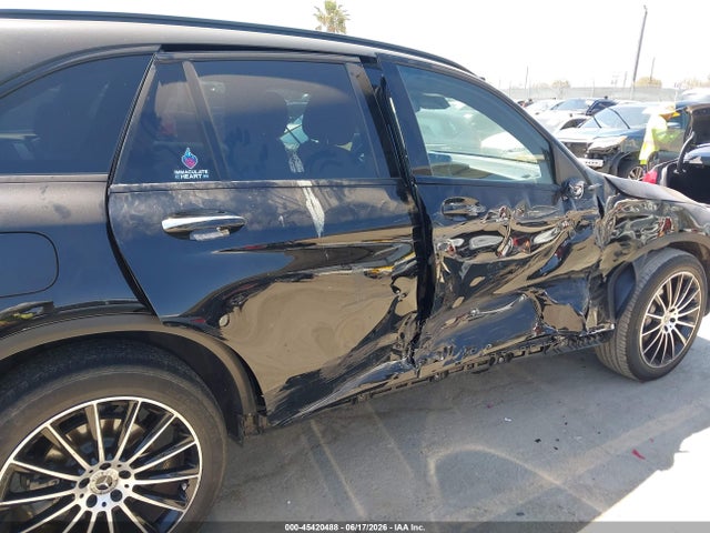 45420488 :رقم المزاد ، W1N0G8DB6NV386285 vin ، 2022 Mercedes-benz Glc 300 Suv مزاد بيع
