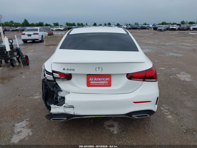 45420650 :رقم المزاد ، WDD3G4EB5KW017831 vin ، 2019 Mercedes-benz A 220 مزاد بيع