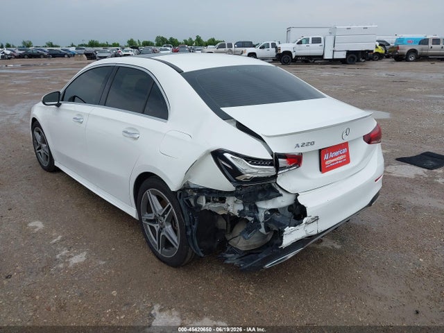 45420650 :رقم المزاد ، WDD3G4EB5KW017831 vin ، 2019 Mercedes-benz A 220 مزاد بيع