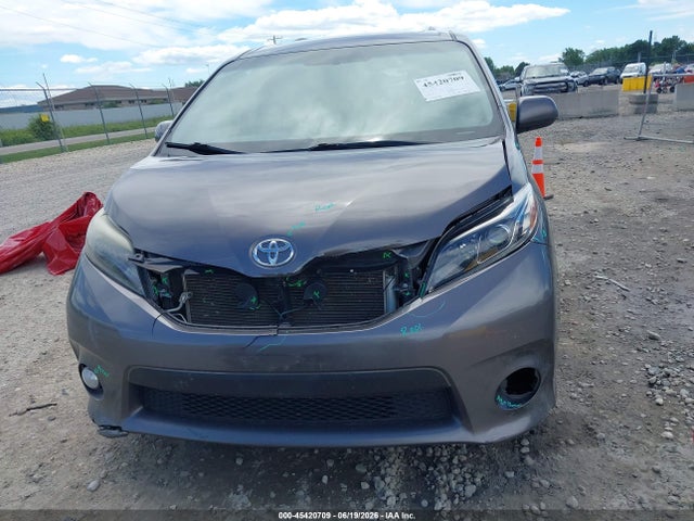 5TDXK3DC3FS565220 Toyota Sienna Se 8 Passenger