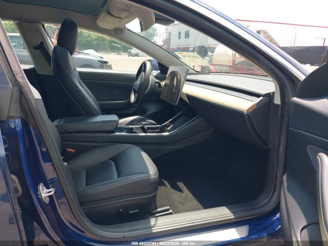 2020 Tesla Model 3 Standard Range Plus Rear-wheel Drive/standard Range Rear-wheel Drive მანქანა იყიდება აუქციონზე, vin: 5YJ3E1EAXLF792427, აუქციონის ნომერი: 45420781