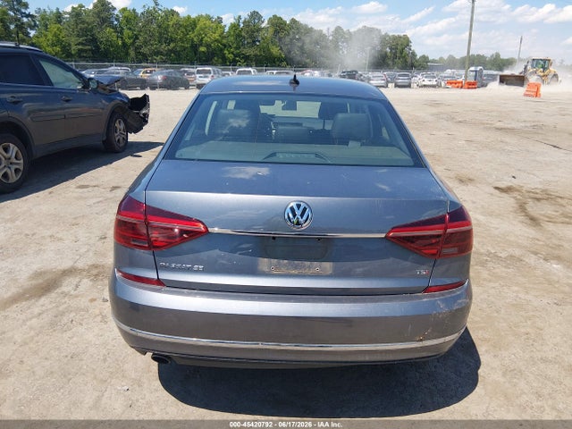 1VWBA7A31JC049728 Volkswagen Passat 2.0t Se