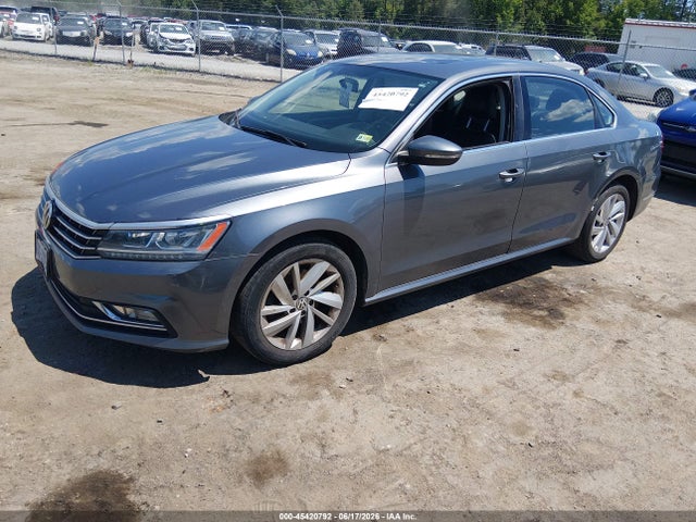 1VWBA7A31JC049728 Volkswagen Passat 2.0t Se