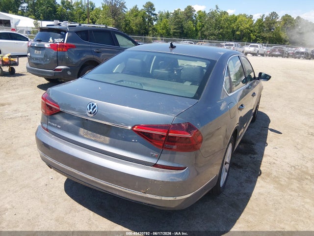1VWBA7A31JC049728 Volkswagen Passat 2.0t Se