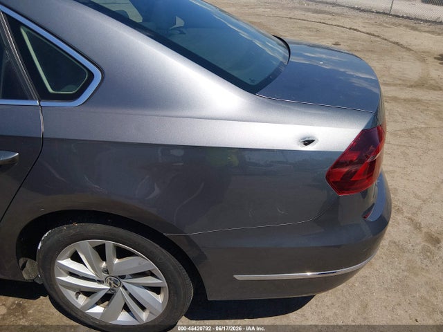 1VWBA7A31JC049728 Volkswagen Passat 2.0t Se