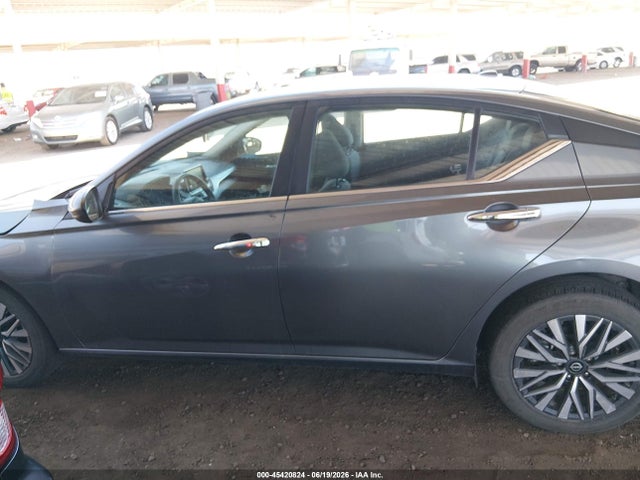1N4BL4DW9PN358271 Nissan Altima Sv Intelligent Awd