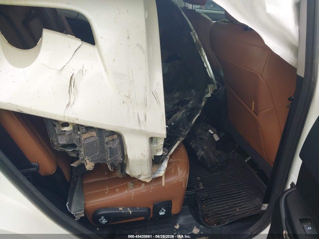 Toyota Highlander Limited 2018 5TDYZRFH0JS268622 Image 8