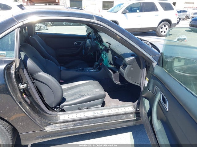 45420913 :رقم المزاد ، WDBKK49F32F238036 vin ، 2002 Mercedes-benz Slk 230 Kompressor مزاد بيع