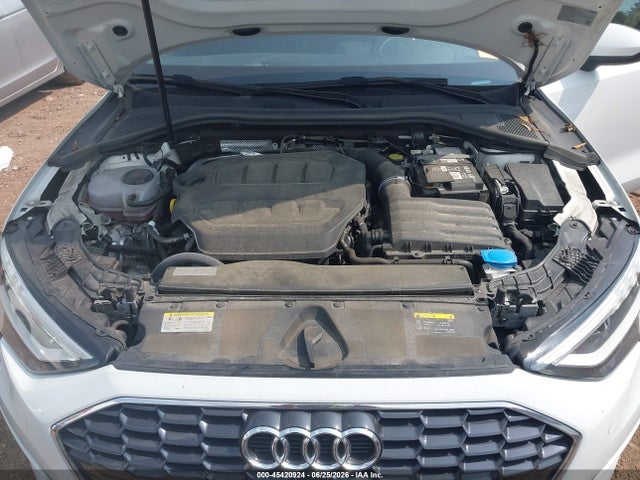 2024 Audi A3 Premium 40 Tfsi Front-wheel Drive S Tronic მანქანა იყიდება აუქციონზე, vin: WAUAUDGY6RA099553, აუქციონის ნომერი: 45420924