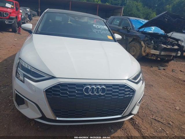 2024 Audi A3 Premium 40 Tfsi Front-wheel Drive S Tronic მანქანა იყიდება აუქციონზე, vin: WAUAUDGY6RA099553, აუქციონის ნომერი: 45420924