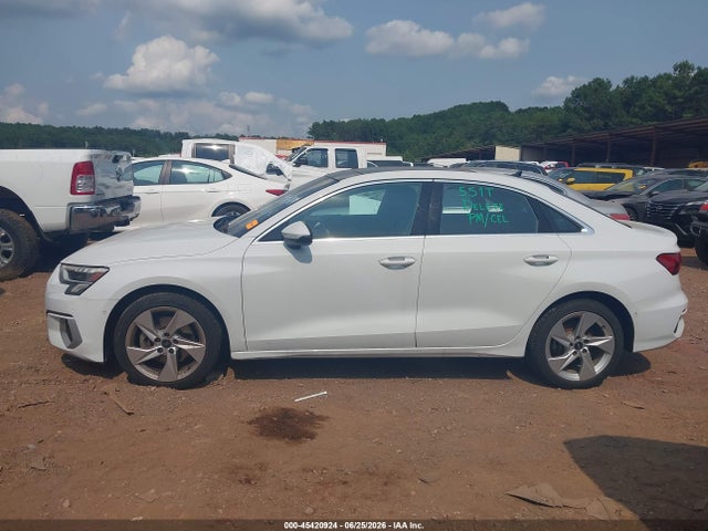 2024 Audi A3 Premium 40 Tfsi Front-wheel Drive S Tronic მანქანა იყიდება აუქციონზე, vin: WAUAUDGY6RA099553, აუქციონის ნომერი: 45420924
