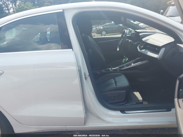 2024 Audi A3 Premium 40 Tfsi Front-wheel Drive S Tronic მანქანა იყიდება აუქციონზე, vin: WAUAUDGY6RA099553, აუქციონის ნომერი: 45420924