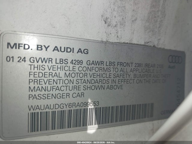 2024 Audi A3 Premium 40 Tfsi Front-wheel Drive S Tronic მანქანა იყიდება აუქციონზე, vin: WAUAUDGY6RA099553, აუქციონის ნომერი: 45420924