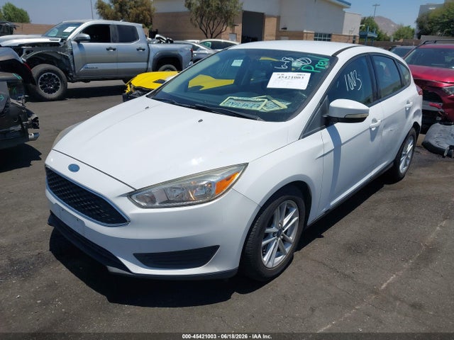 Ford FOCUS SE 2017 1FADP3K24HL263573 Image 2