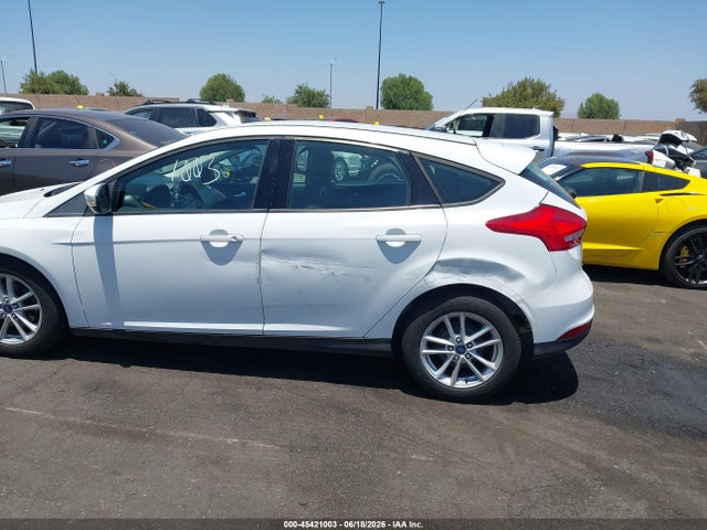 Ford FOCUS SE 2017 1FADP3K24HL263573 Image 6