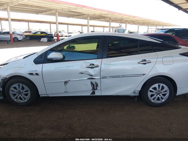 Toyota Prius Two 2016 JTDKBRFU7G3008011 Image 15