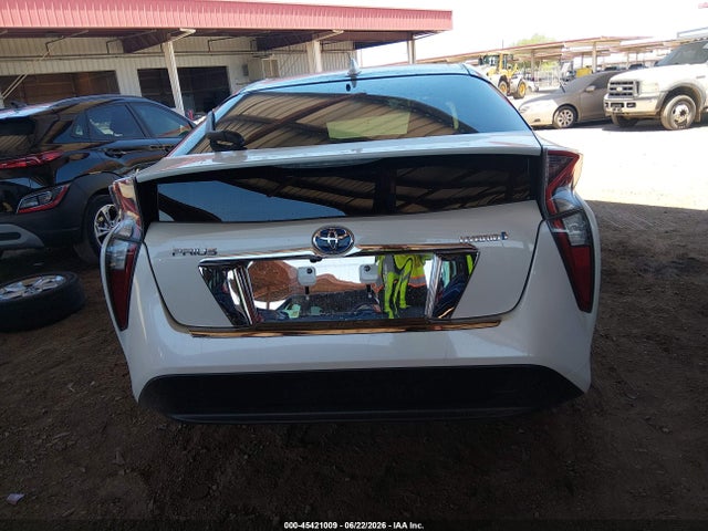 Toyota Prius Two 2016 JTDKBRFU7G3008011 Image 17
