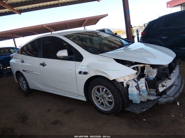 Toyota Prius Two 2016 JTDKBRFU7G3008011 Image 19