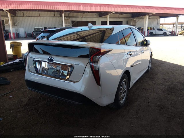Toyota Prius Two 2016 JTDKBRFU7G3008011 Image 4